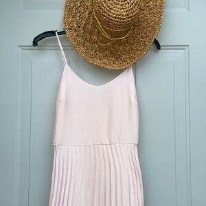 Soft pink summer dress. Fourteenth place